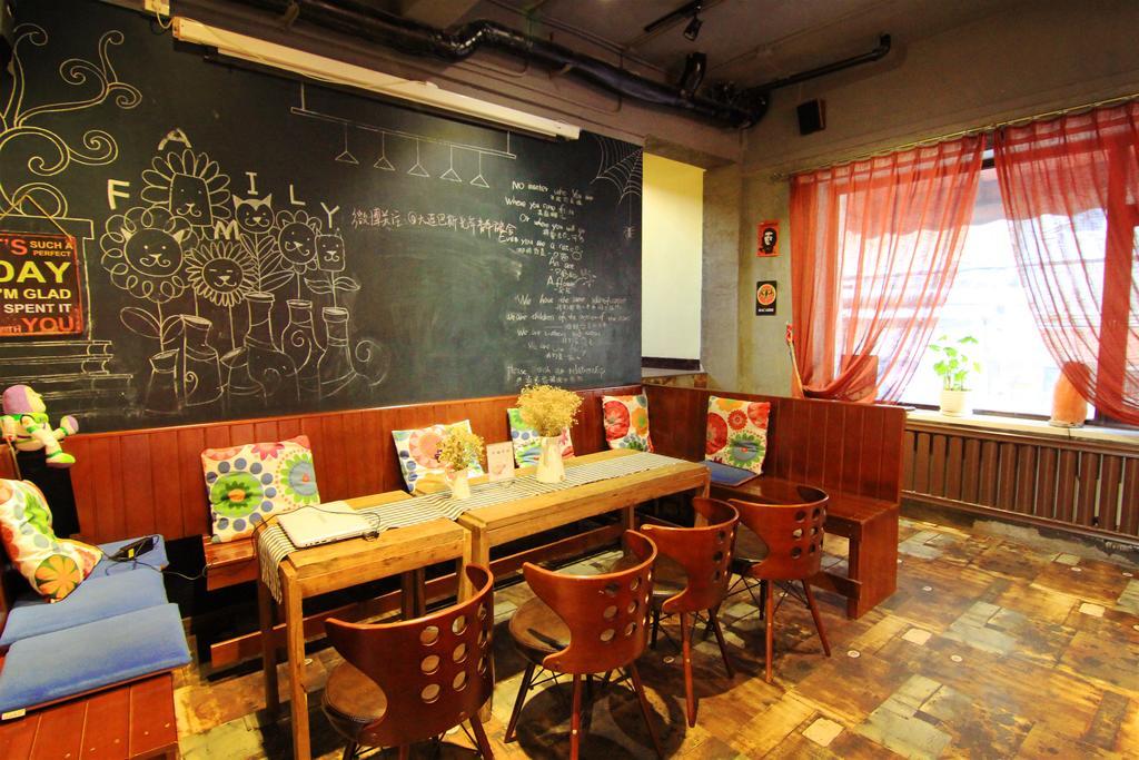 Dalian Buzz Light Year Youth Hostel Exterior foto